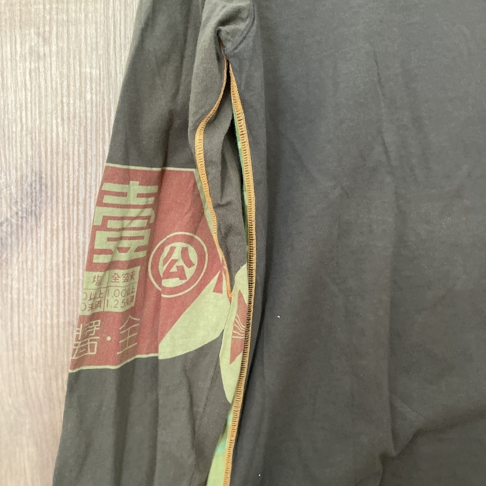 ✨ {Onsale 2027} Custo Barcelona Green and Black Long Sleeve Tee - Picture 6 of 7